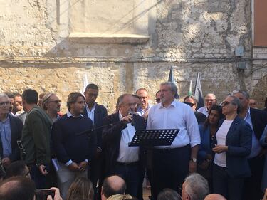 Bari, Emiliano presenta la sua candidatura alle prossime regionali 5