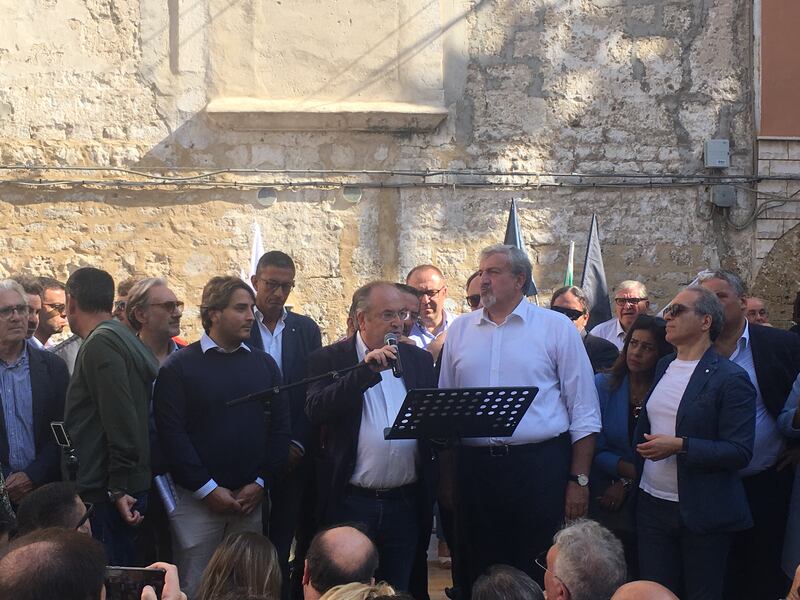 Bari, Emiliano presenta la sua candidatura alle prossime regionali 5