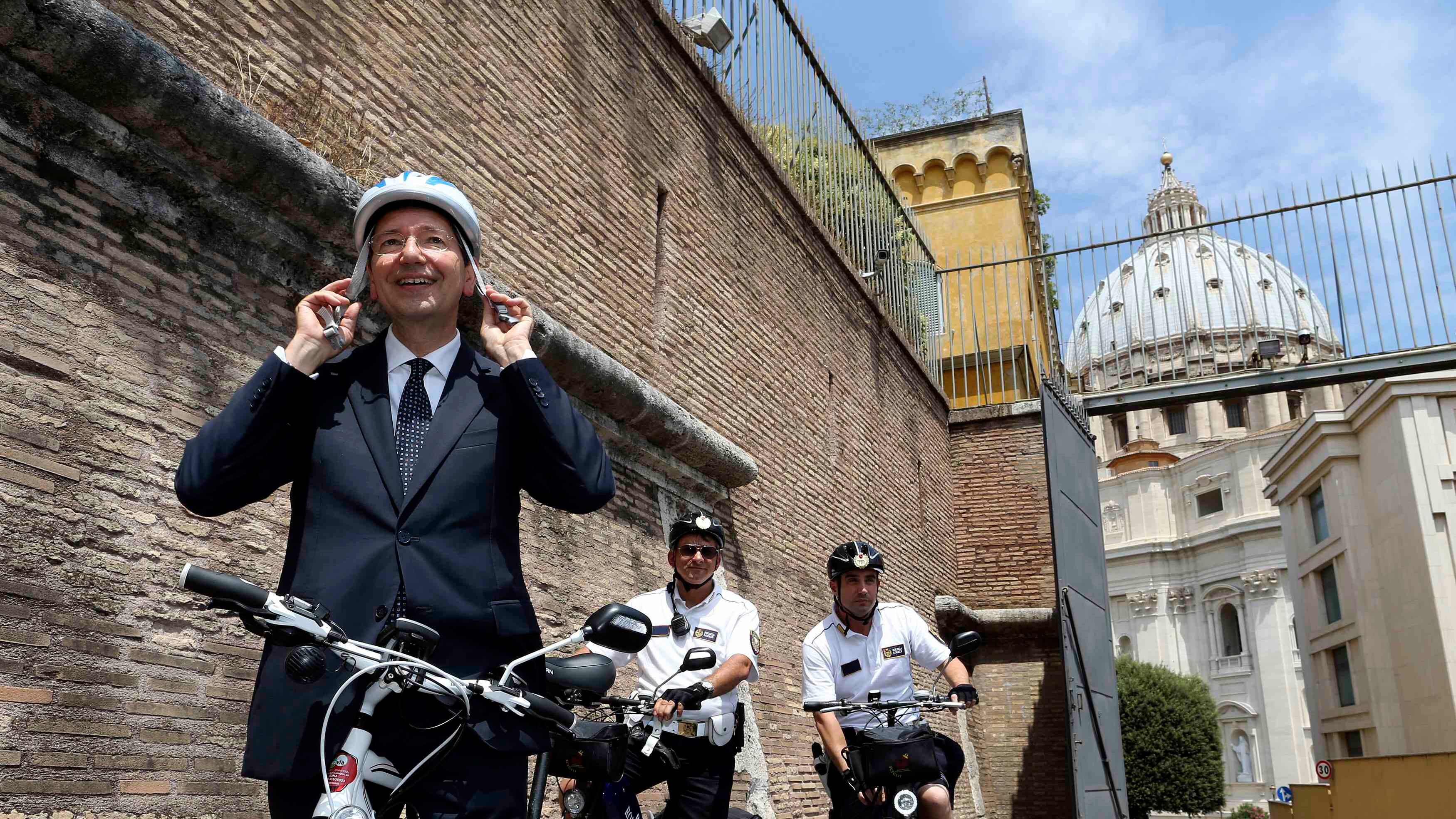 Il sindaco Marino e il palco non autorizzato. Il Pdl: "Richieste presentate"