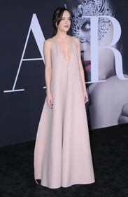 Dakota Johnson senza reggiseno per "50 Sfumature di Nero" 25