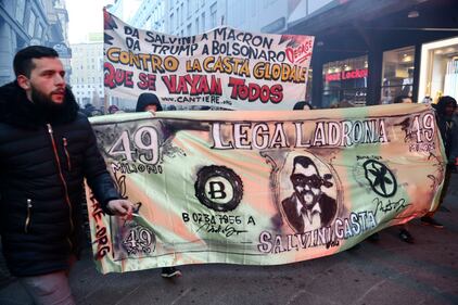 Gli striscioni degli antagonisti 3