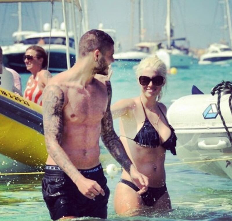 Wanda Nara, selfie da urlo: "triangolo" in archivio, è felice con Icardi 6