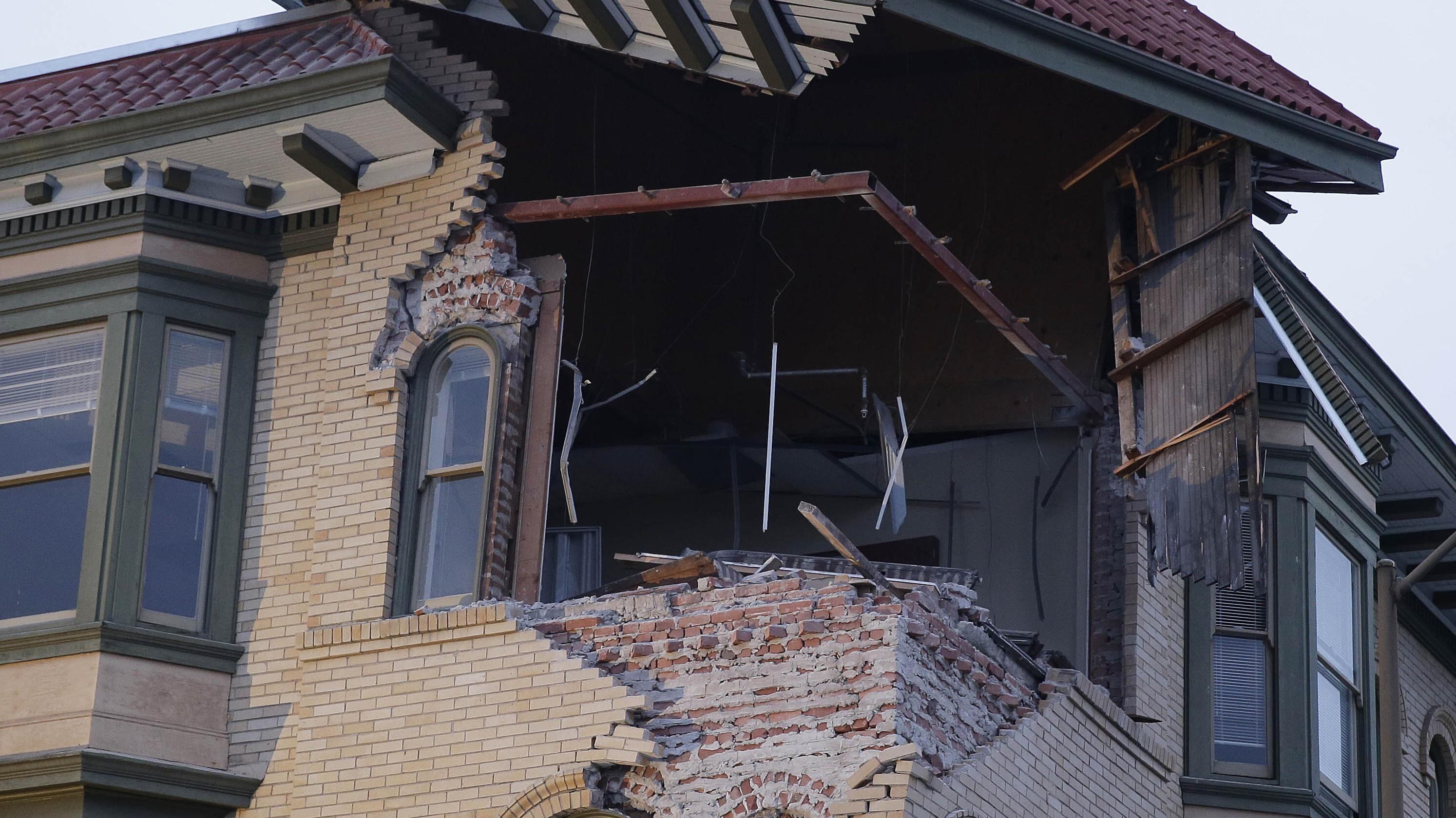 Forte terremoto nella regione di San Francisco Centoventi feriti e danni, emergenza a Napa Valley