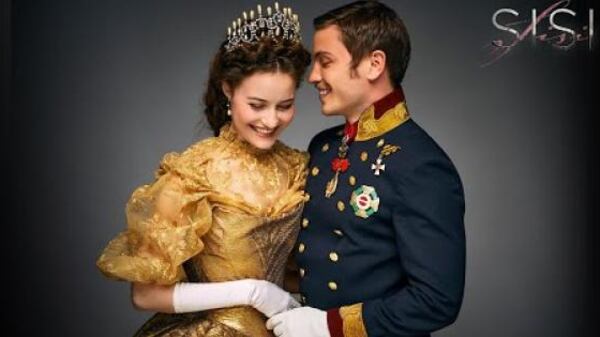 Moderna, complessa, sexy e influencer... L'imperatrice Sissi ai tempi delle serie tv