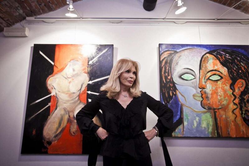 Amanda Lear, sexy icona di fascino 1