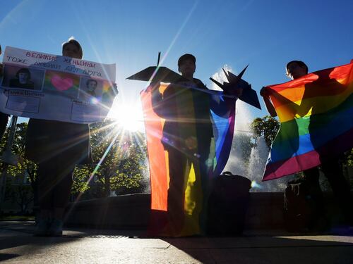 Russia, attivista gay uccisa vicino a casa: era stata minacciata