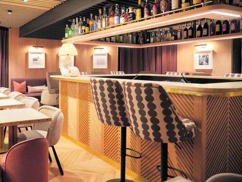 ByIT, un intimo cocktail bar vince con la pizza sottilissima