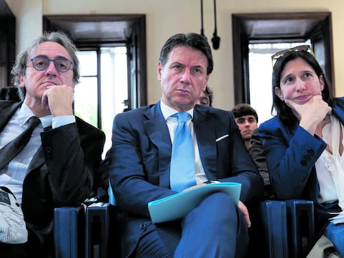 Il campo largo si sconfigge da solo: piazza a rischio per timore del flop
