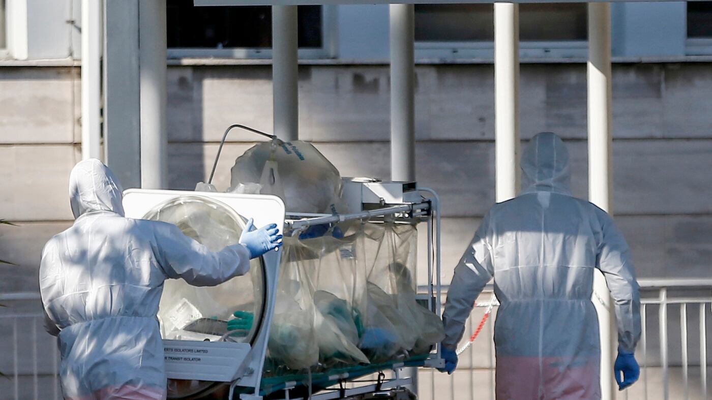 Il virologo Galli: "Immigrati africani immuni? È solo un'ipotesi"