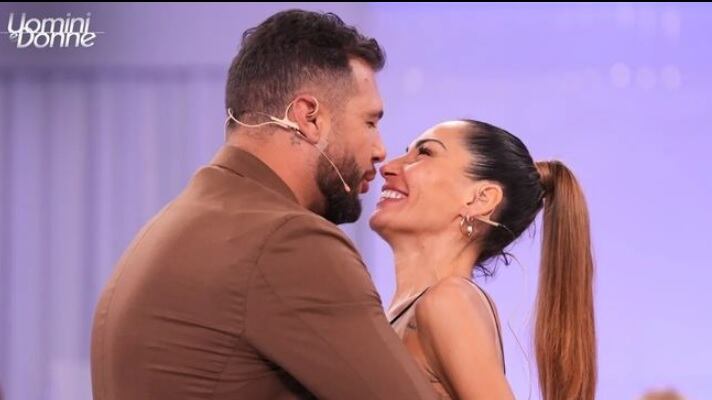 Ida e Alessandro lasciano Uomini e donne: ma spuntano i dubbi