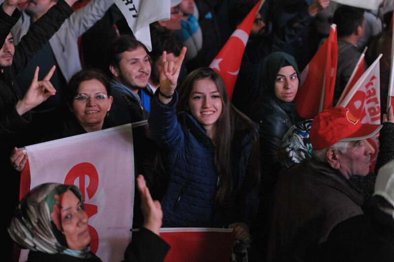 Ad Ankara la festa di chi sostiene Erdogan 1