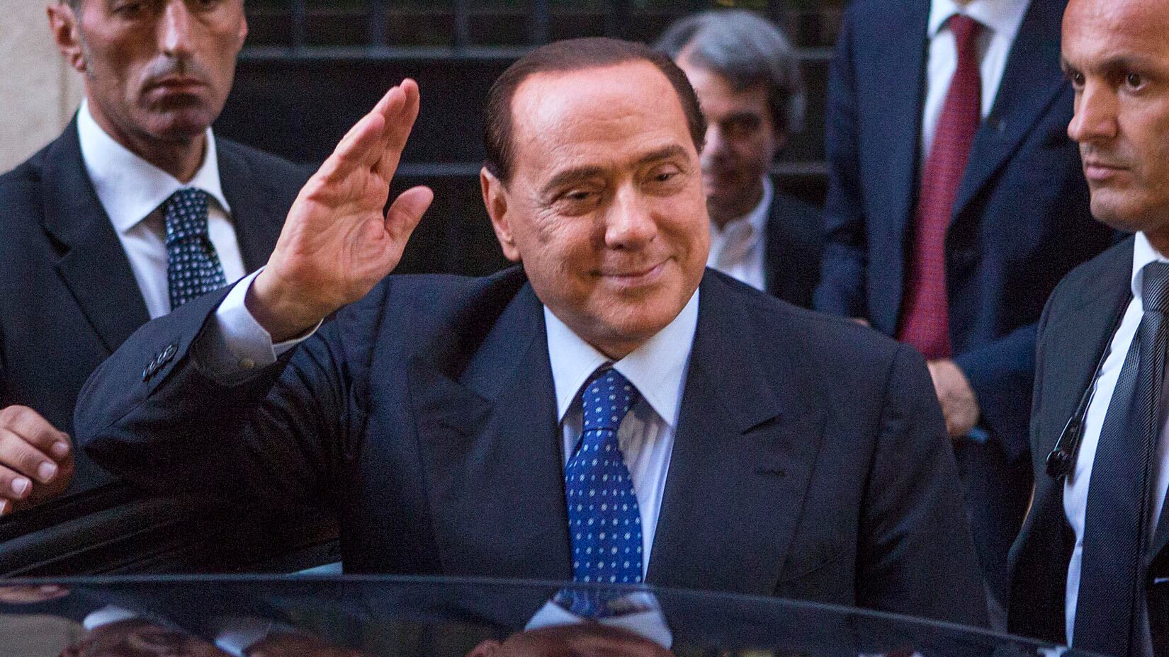 Berlusconi: "Renzi si è impossessato di tutto"