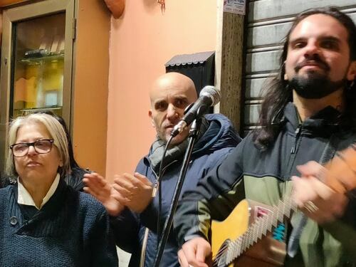 Sardine proclamano bar di mamma Africa giardino dei giusti
