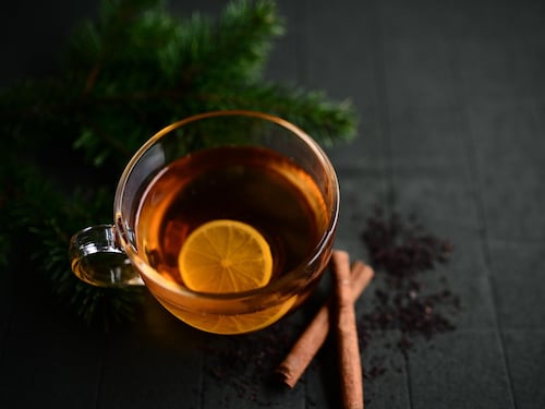 La tisana che secondo l'antica medicina cinese contrasta l'influenza: ha 4 ingredienti e si beve al mattino