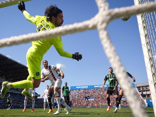I 2 fuorigioco del Milan che uccidono il calcio