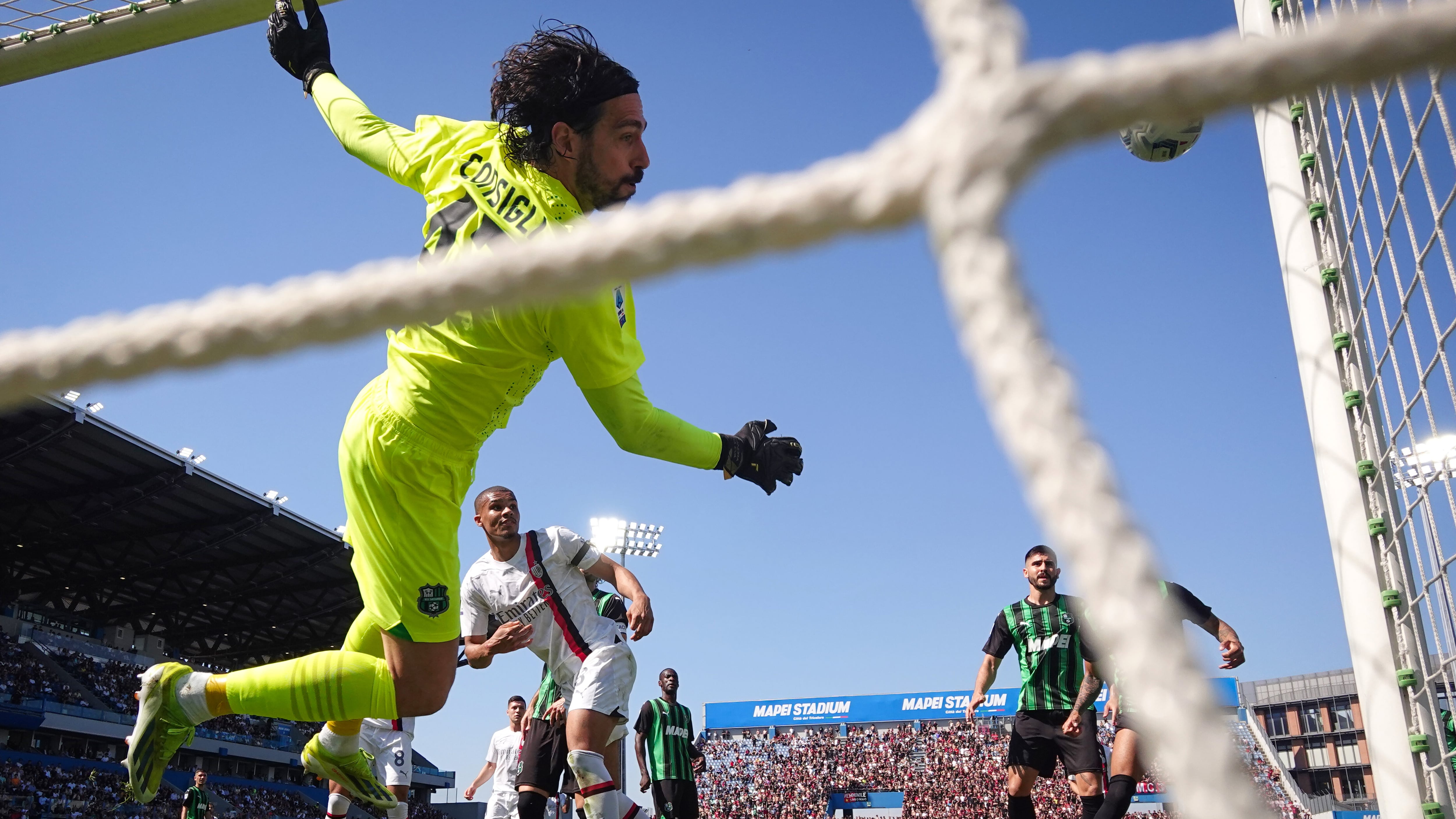 I 2 fuorigioco del Milan che uccidono il calcio