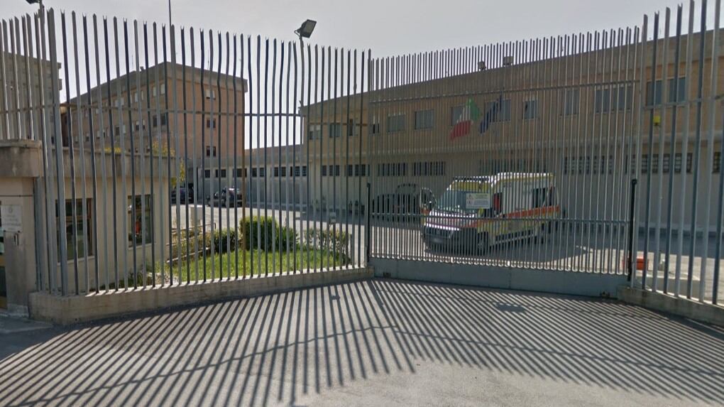Ancona, per gelosia pugnala moglie con cacciavite: fermato tunisino