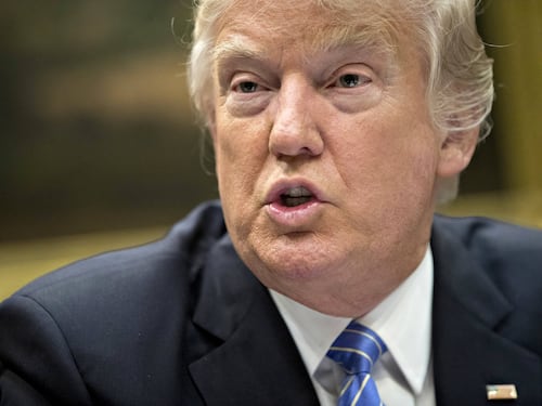 Trump accusa l'intelligence Usa: "Grave problema le fughe di notizie"