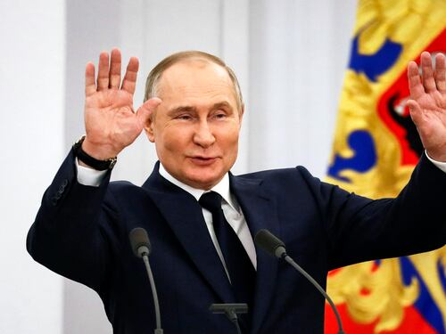 Il delirio di Putin su Zelensky. "Un ebreo che copre i nazisti"
