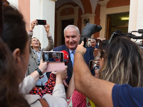 “Ovunque è il centro”, il nuovo libro di Giuseppe Fioroni: la politica oltre il narcisismo