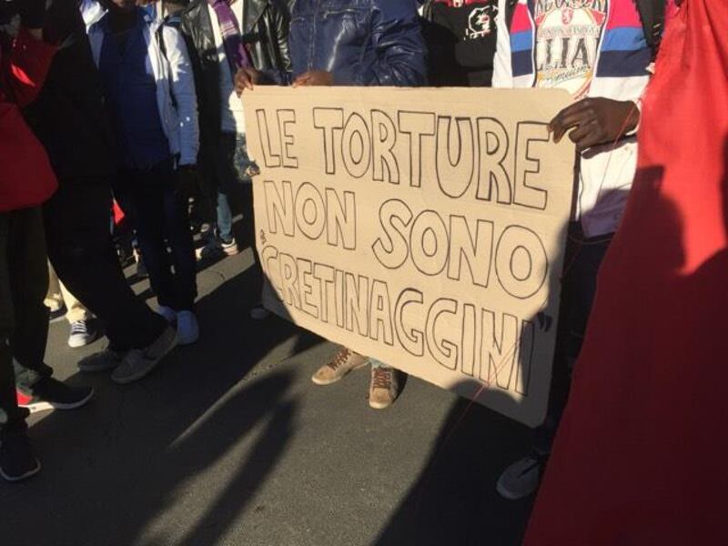 I migranti in corteo per chiedere più diritti 14