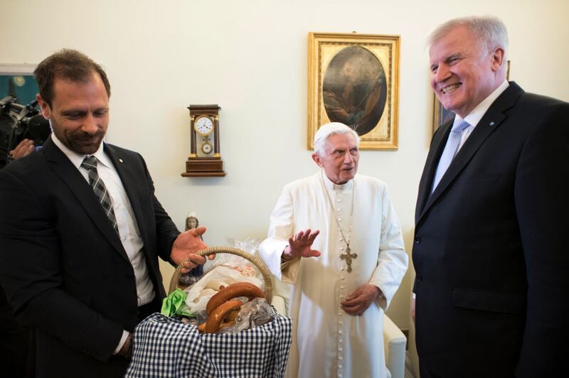 La festa dei 90 anni di Benedetto XVI 9