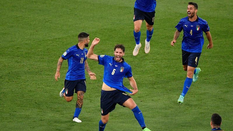 Ora tutto il mondo sa chi è Manuel Locatelli: il giovane talento del Sassuolo trascina l'Italia di Mancini