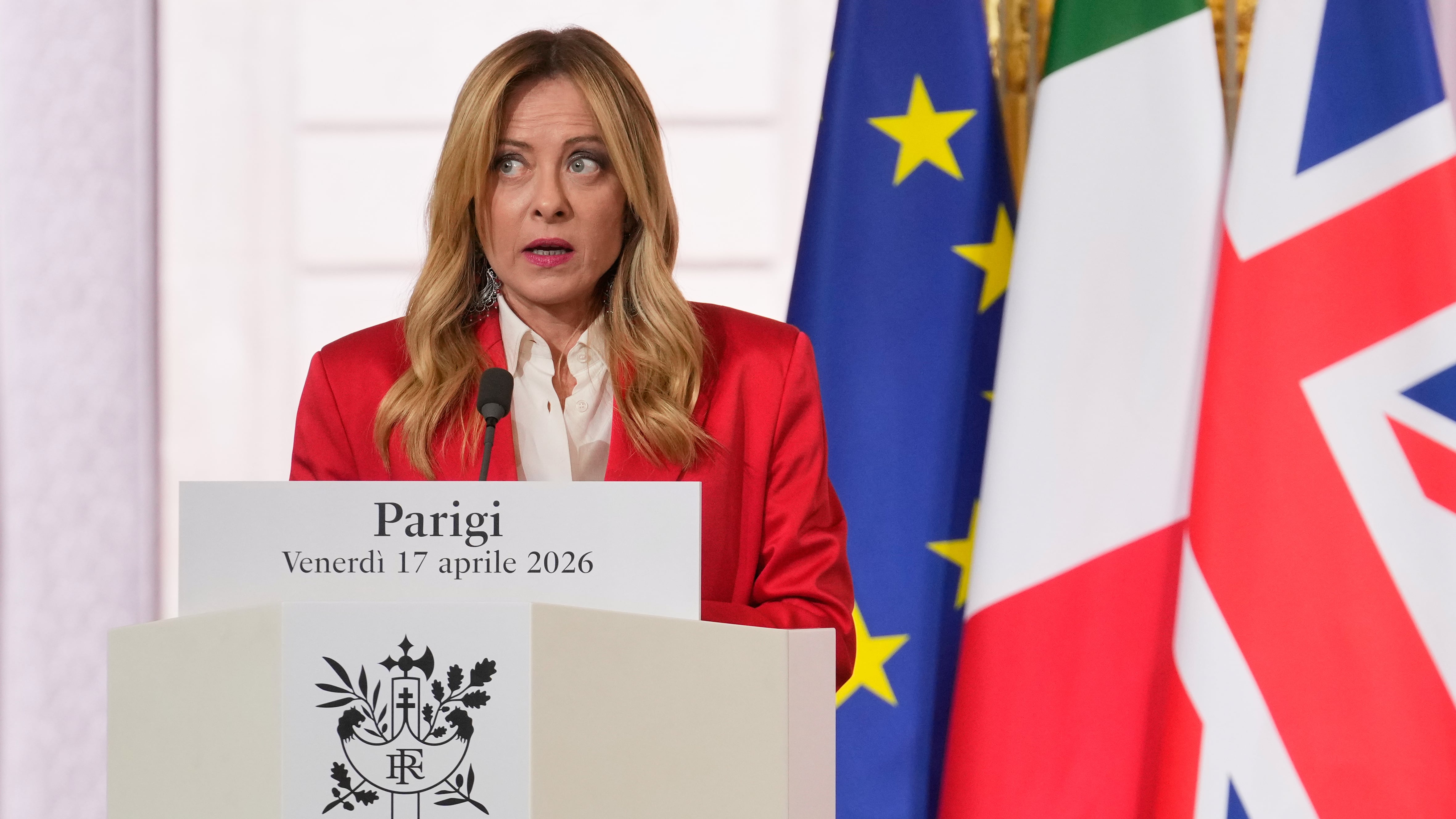 Da Repubblica a Report. La storia di papà Meloni (che abbandonò le figlie) usata come una clava