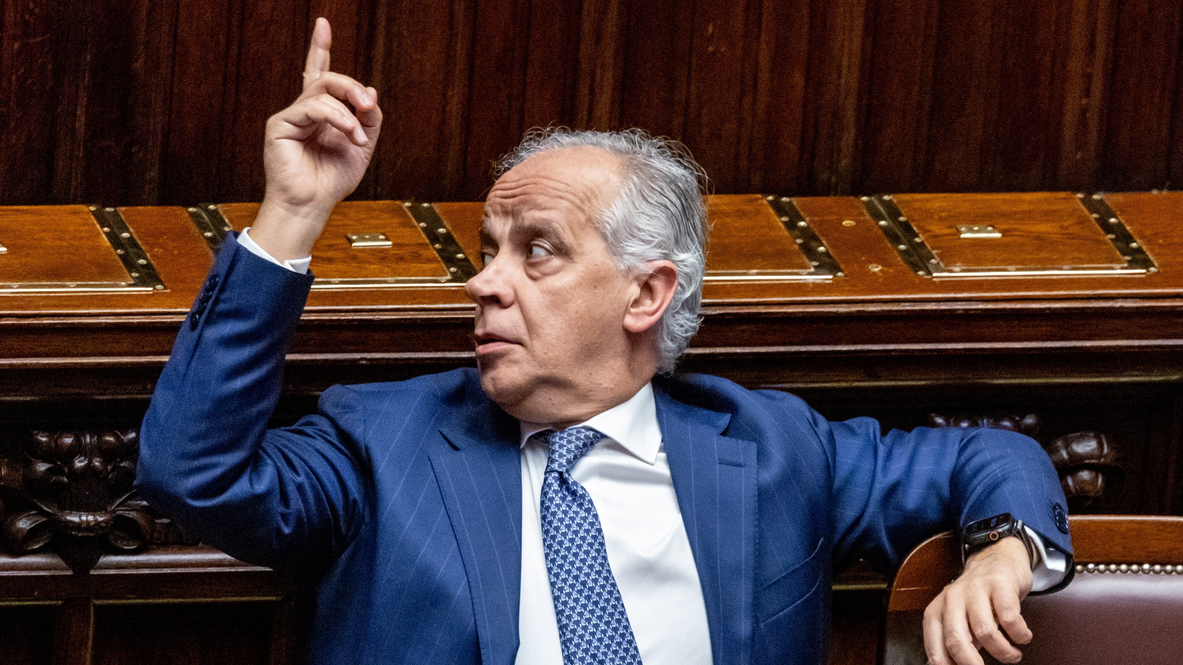 "A Torino una strategia eversiva". Ma la sinistra assalta Piantedosi
