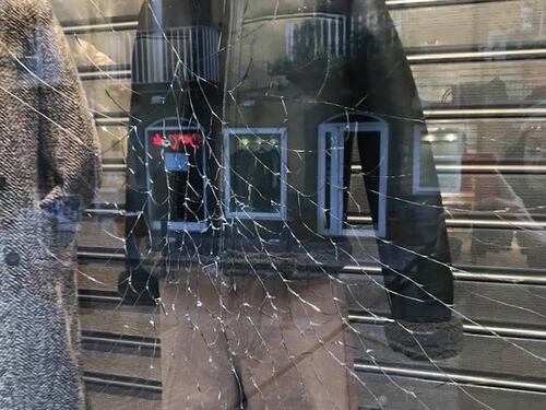 Napoli, vandali in azione a Chiaia