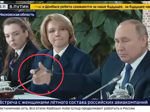 Giallo attorno al video di Putin. E Zelensky attacca: "Qui è tutto vero"