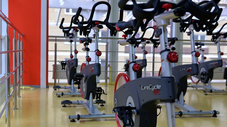 "Non c'è posto in palestra". Negano l'iscrizione al senegalese ma lo danno all'amico italiano