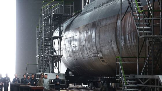La Corea del Nord svela un nuovo sottomarino balistico