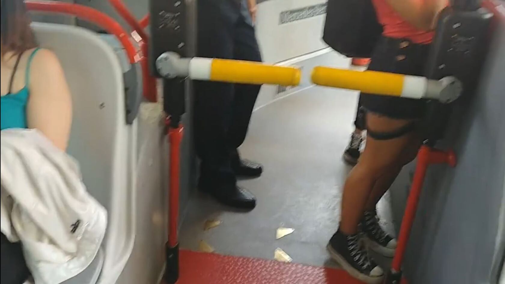 Roma, contro i "portoghesi" arrivano i bus coi tornelli