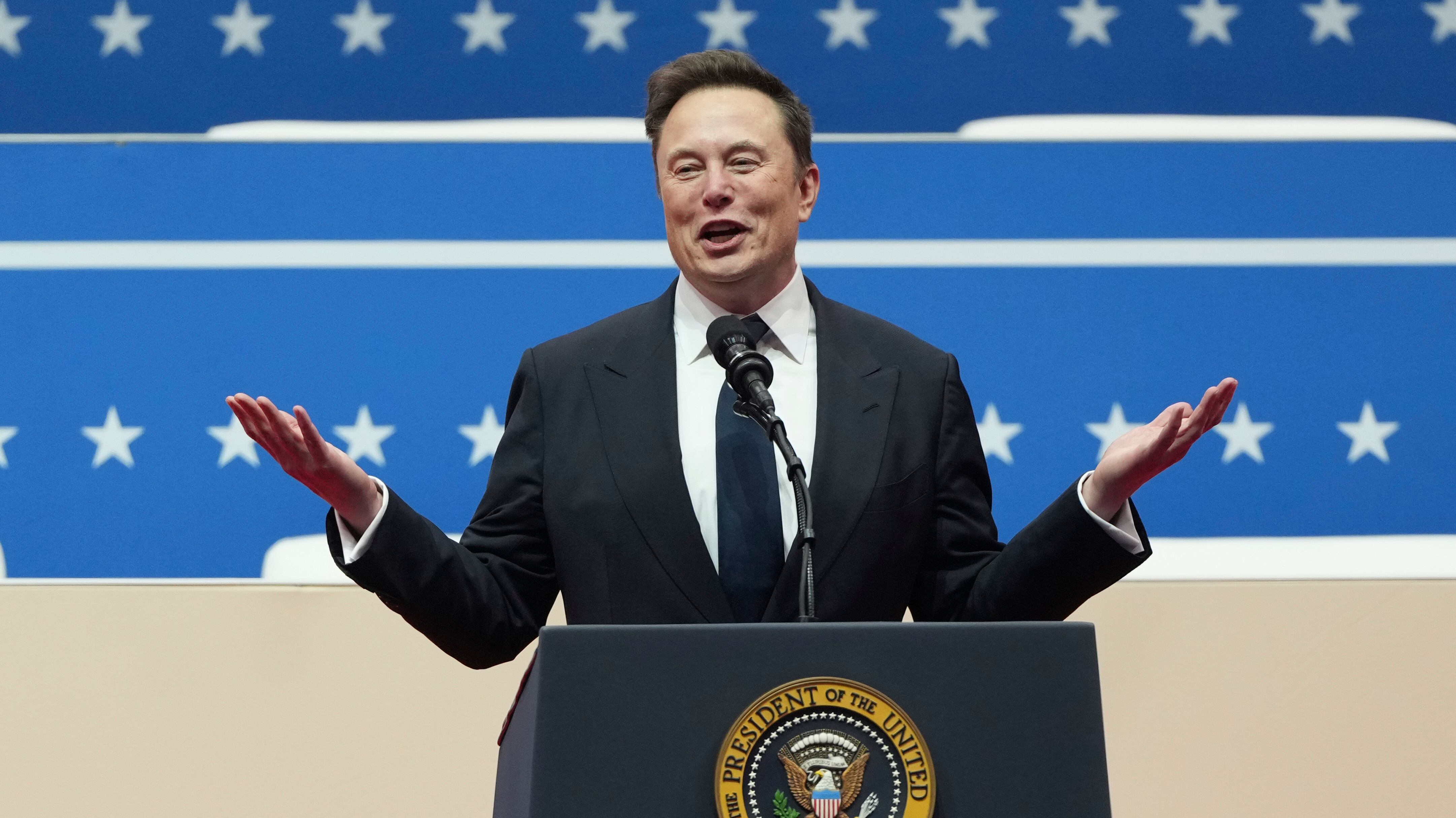 La squadra parte dal "Doge" Musk (che rimane solo)