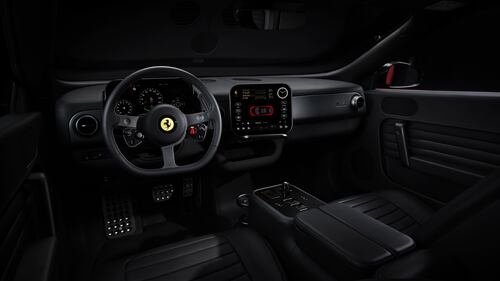 Ferrari Luce, guarda tutte le foto 18