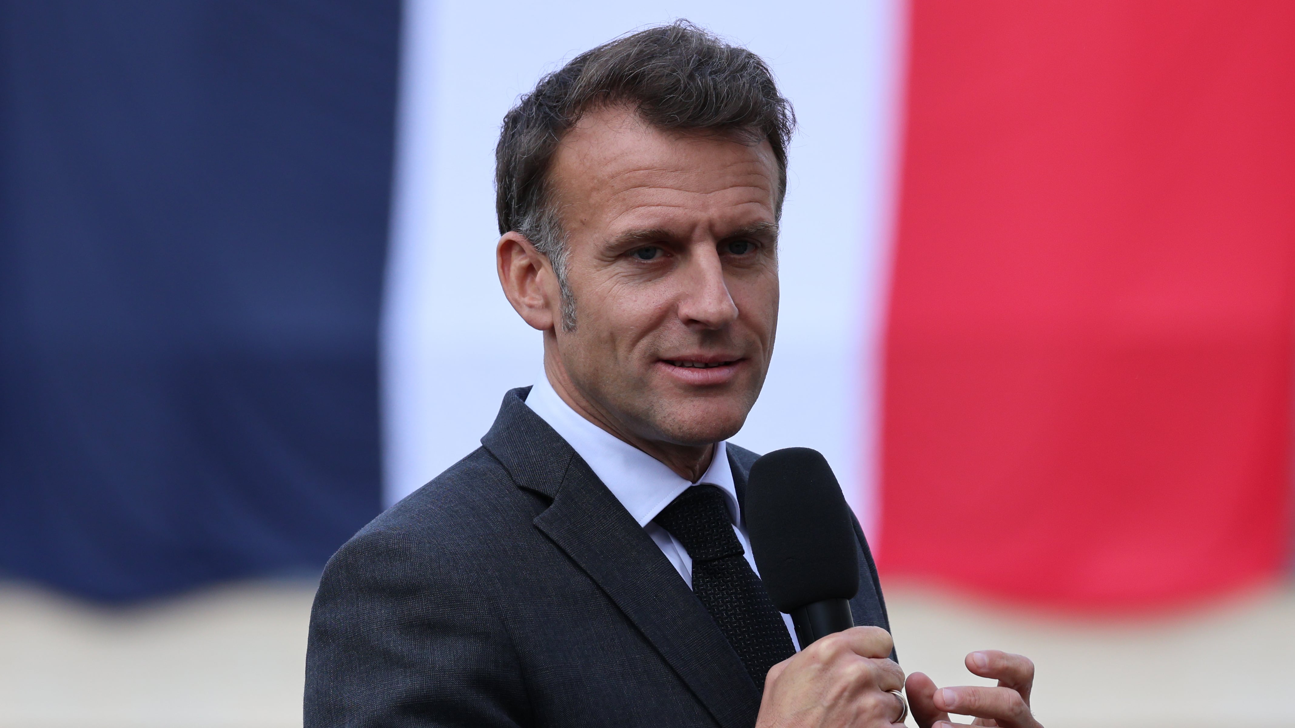 Riecco i Volenterosi Il vertice a Parigi (verso la Bastiglia)
