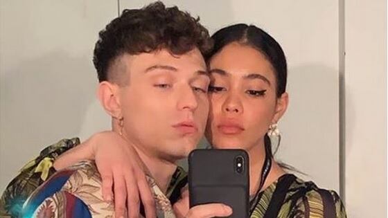 Irama si è fidanzato: scoppia l'amore con Victoria Stella Doritou