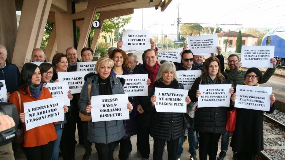 Mastella adesso protesta con i pendolari