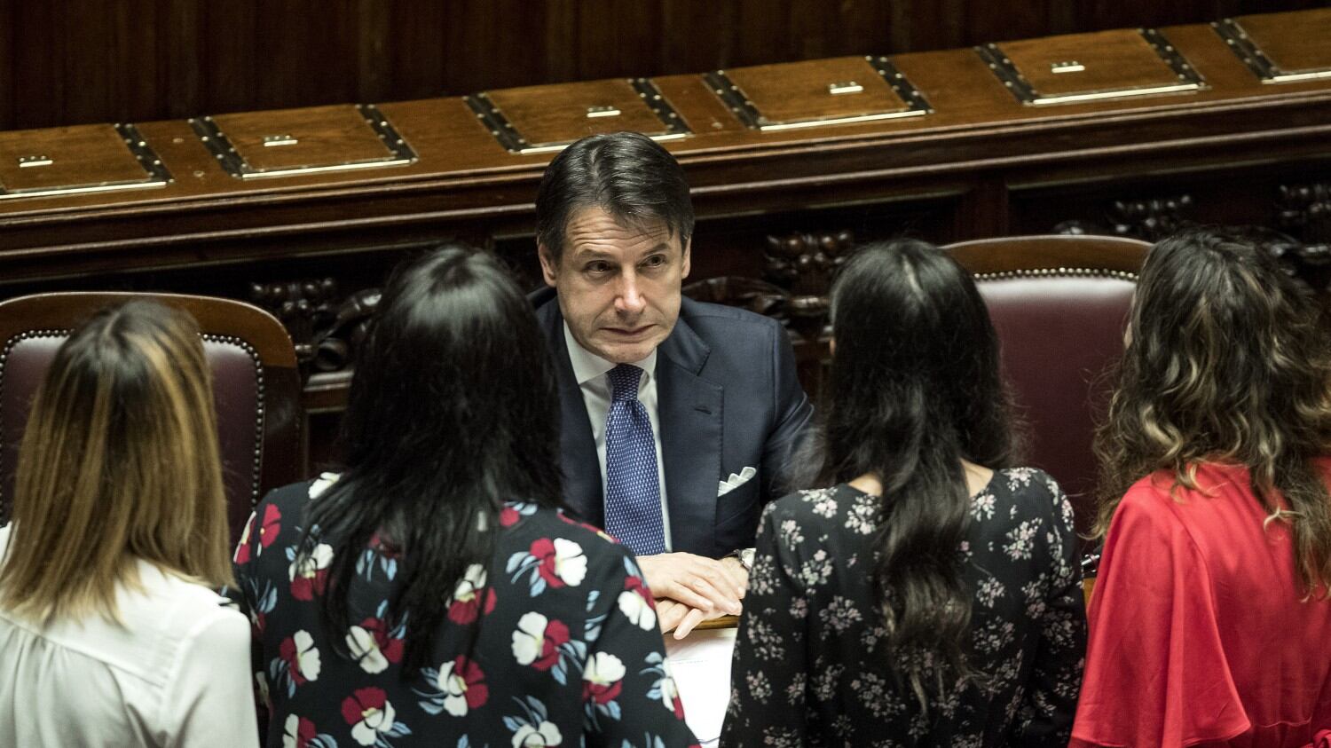 Conte incassa la fiducia: alla Camera 343 "sì" tra tensioni e contestazioni