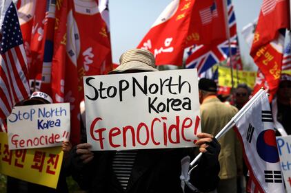 Vertice Kim-Moon, la folla protesta: "Bombardare la Nord Corea" 11