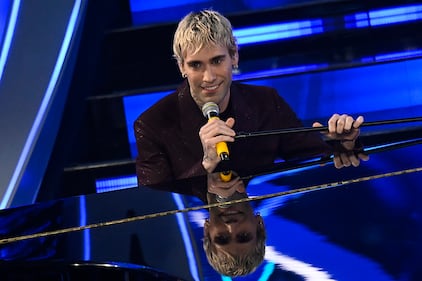 Sanremo 2024: ecco il look della prima serata del Festival da Mr.Rain 1