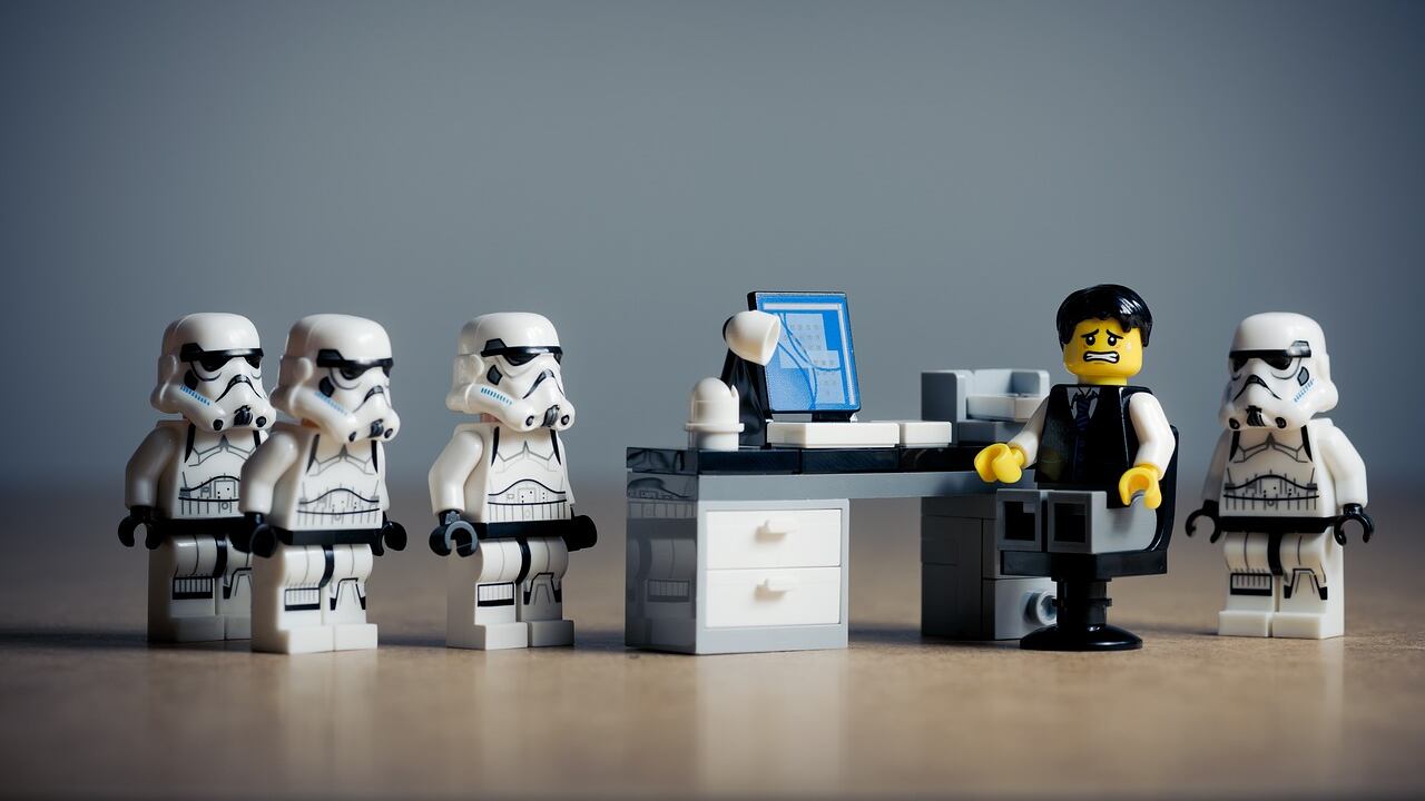 Il furto, poi il mercato nero: così agiva la strana coppia che rubava solo Lego