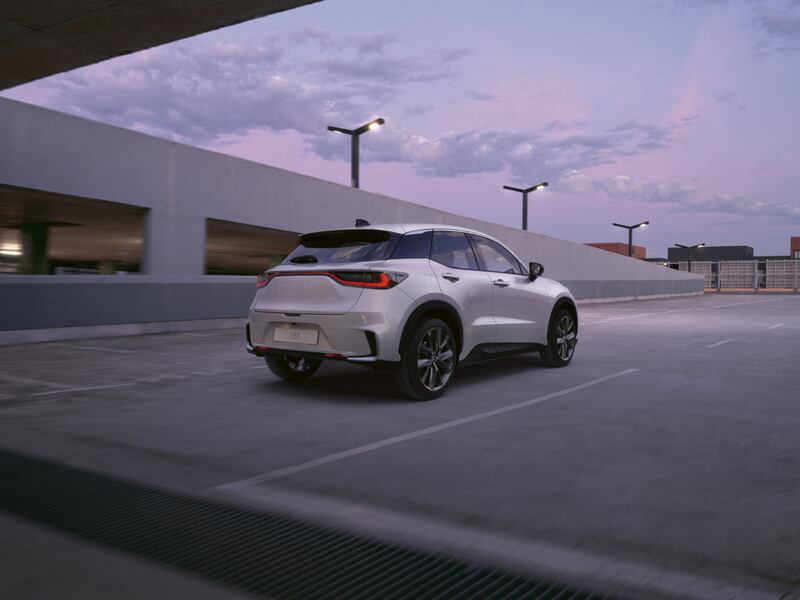 Le foto del nuovo Lexus LBX ibrido 15
