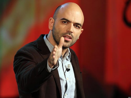Anche Saviano attacca il Pd: "Andate a cag***, voi e le vostre bugie"