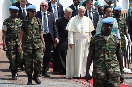 Bergoglio in Centrafrica: "No alla paura dell'altro" 7
