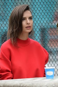 Emily Ratajkowski, topless e corpo nudo 20