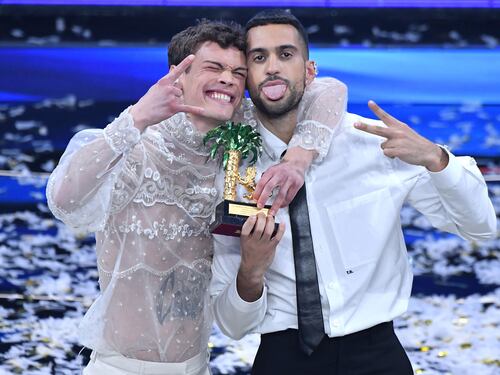 Blanco e la sua "cameretta" "Me la porto sul palco"