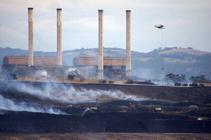 Australia, lo spettacolare incendio della miniera di carbone 8