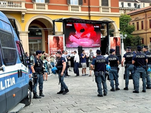 Pro Vita & Famiglia aggrediti dalle femministe a Bologna